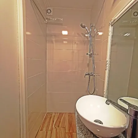 Ribiska Hisa - Old Fisherman's House *