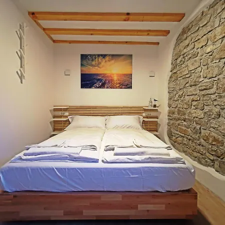 Ribiska Hisa - Old Fisherman's House * Piran