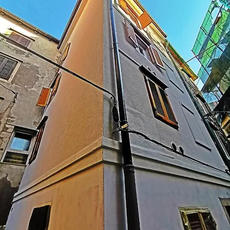 Ribiska Hisa - Old Fisherman's House