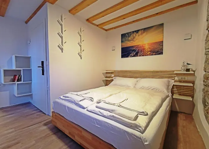 Ribiska Hisa - Old Fisherman's House