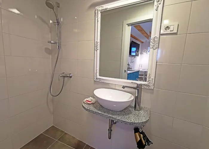 Ribiska Hisa - Old Fisherman's House *